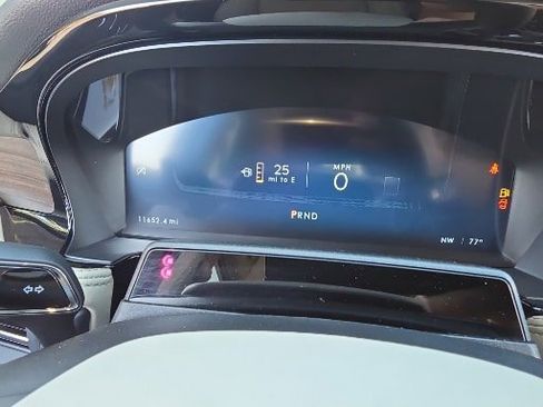 Used 2025 Lincoln Corsair Reserve w/ Equipment Group 202A image 3