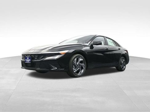 New 2026 Hyundai Elantra Limited image 34