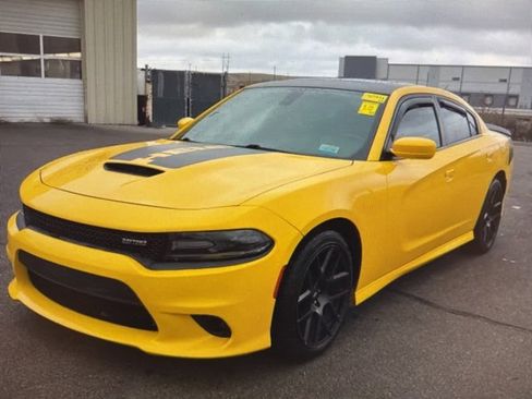 Used 2017 Dodge Charger R/T image 1