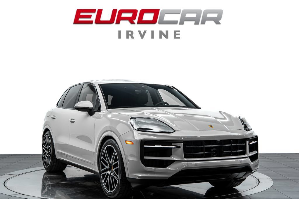 Used 2025 Porsche Cayenne AWD/4WD image 7