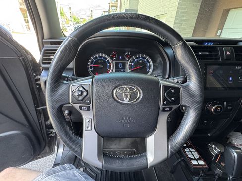 Used 2016 Toyota 4Runner SR5 Premium AWD/4WD image 24