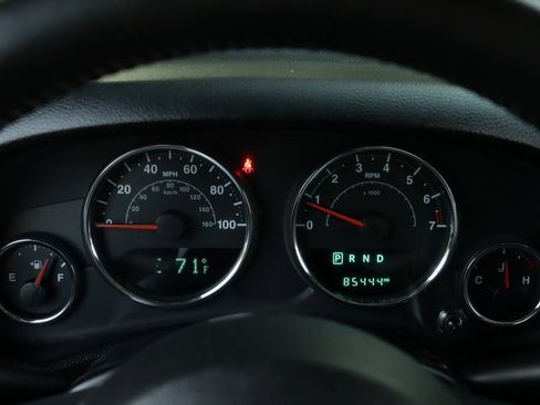 Used 2015 Jeep Wrangler Unlimited Sahara image 11