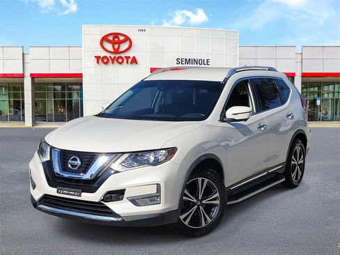 Used 2017 Nissan Rogue SL image 1