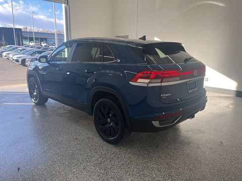 New 2026 Volkswagen Atlas Cross Sport SE AWD/4WD image 3