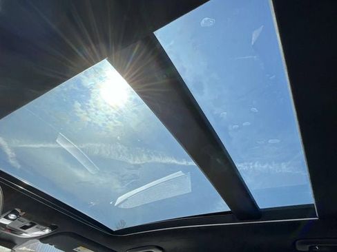 Used 2025 Kia Sorento SX Prestige w/ Olive Brown Leather Package image 17