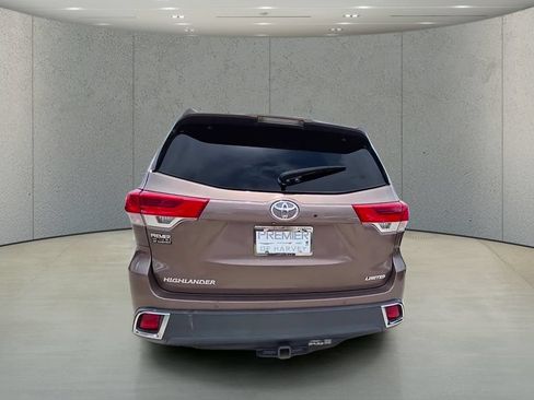 Used 2019 Toyota Highlander Limited FWD image 43