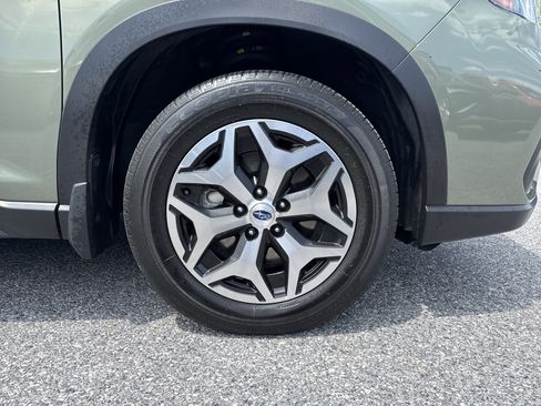 Used 2021 Subaru Forester Premium AWD/4WD image 29