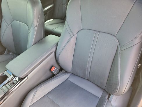 Used 2025 Toyota Camry XSE FWD image 11