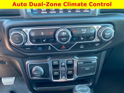Used 2021 Jeep Wrangler Unlimited Sahara w/ Cold Weather Group AWD/4WD image 23