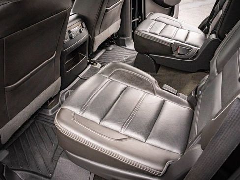 Used 2018 GMC Yukon Denali image 30