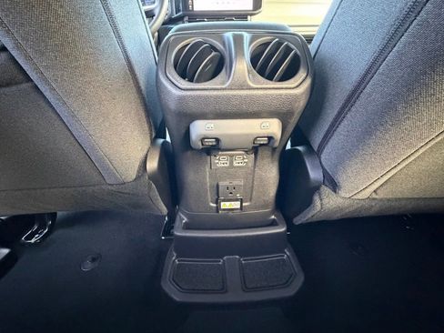 Certified 2025 Jeep Wrangler Unlimited Sahara w/ Safety Group AWD/4WD image 26