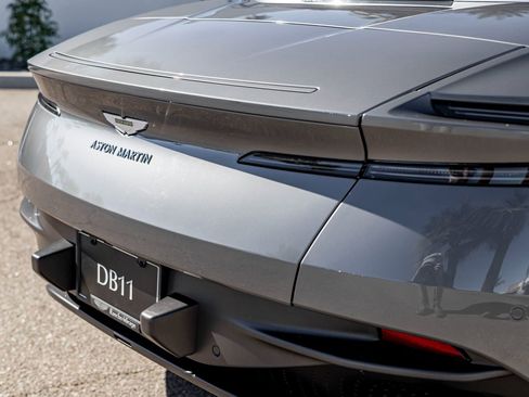 Used 2021 Aston Martin DB11 Volante image 9