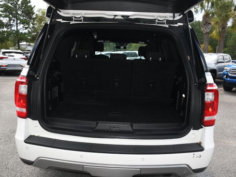 Used 2020 Ford Expedition XLT RWD image 16