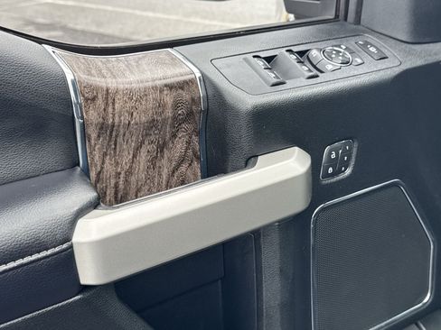 Used 2019 Ford F250 Lariat w/ Lariat Ultimate Package AWD/4WD image 15