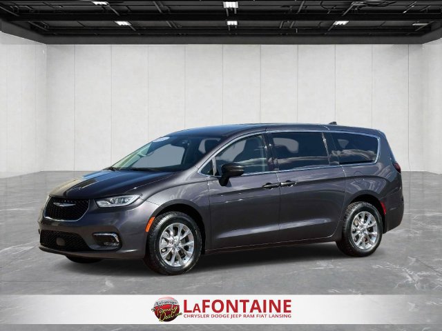 Used 2023 Chrysler Pacifica Touring-L AWD/4WD image 1