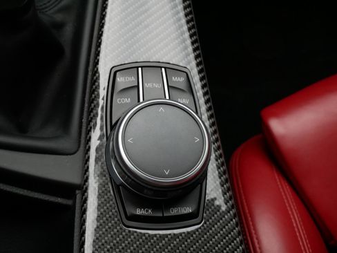 Used 2018 BMW M4 Convertible image 25