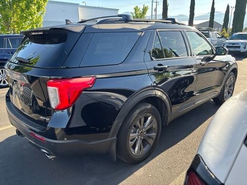 Used 2024 Ford Explorer XLT w/ Equipment Group 202A AWD/4WD image 2