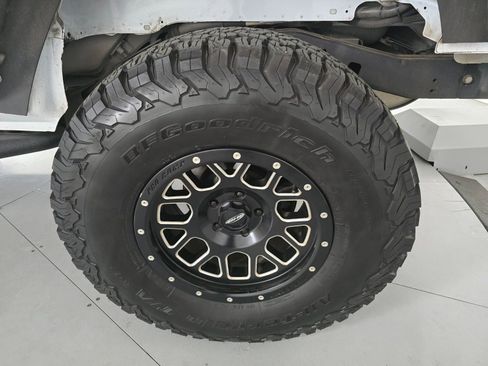 Used 2015 Jeep Wrangler Unlimited Sport image 10