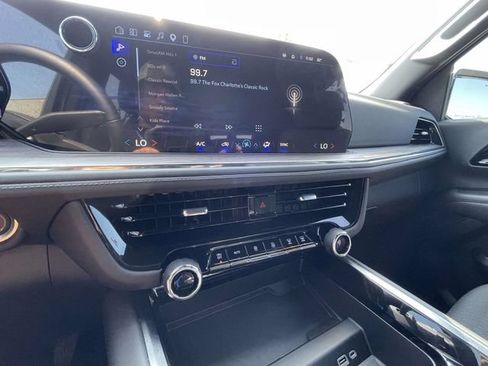 Used 2025 Chevrolet Tahoe LS AWD/4WD image 32