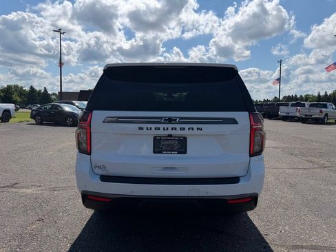 Used 2022 Chevrolet Suburban Z71 w/ Z71 Off-Road Package AWD/4WD image 6