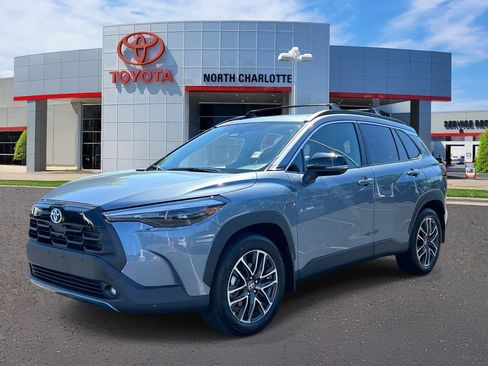 Used 2026 Toyota Corolla Cross XLE w/ Convenience Package AWD/4WD image 5