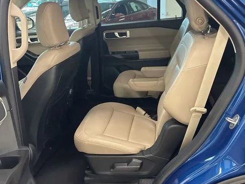 Used 2020 Ford Explorer XLT w/ Equipment Group 202A AWD/4WD image 11
