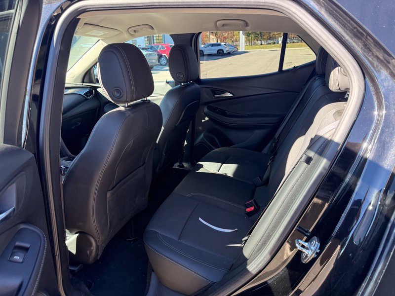 Used 2022 Buick Encore GX Preferred w/ Cold Weather Comfort Package AWD/4WD image 5