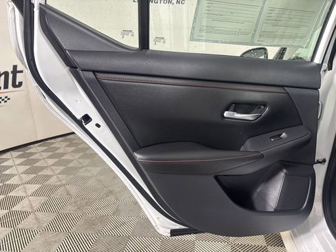 Used 2025 Nissan Sentra SR FWD image 19