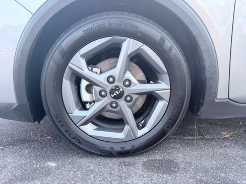 Used 2025 Kia K4 FWD image 29