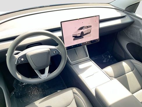 Used 2026 Tesla Model Y Long Range image 27