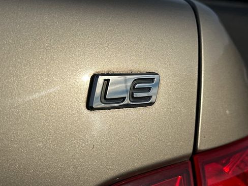 Used 2010 Toyota Corolla LE image 29