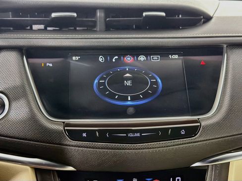 Used 2018 Cadillac XT5 FWD image 21