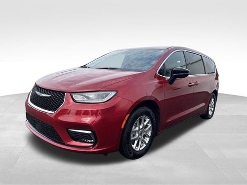 Used 2025 Chrysler Pacifica Select FWD image 5