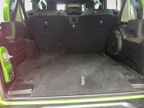 Used 2018 Jeep Wrangler Unlimited Sahara w/ Uconnect 4C Nav & Sound Group image 13