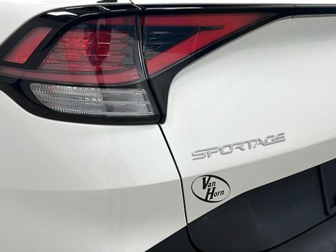 Used 2023 Kia Sportage EX AWD/4WD image 37