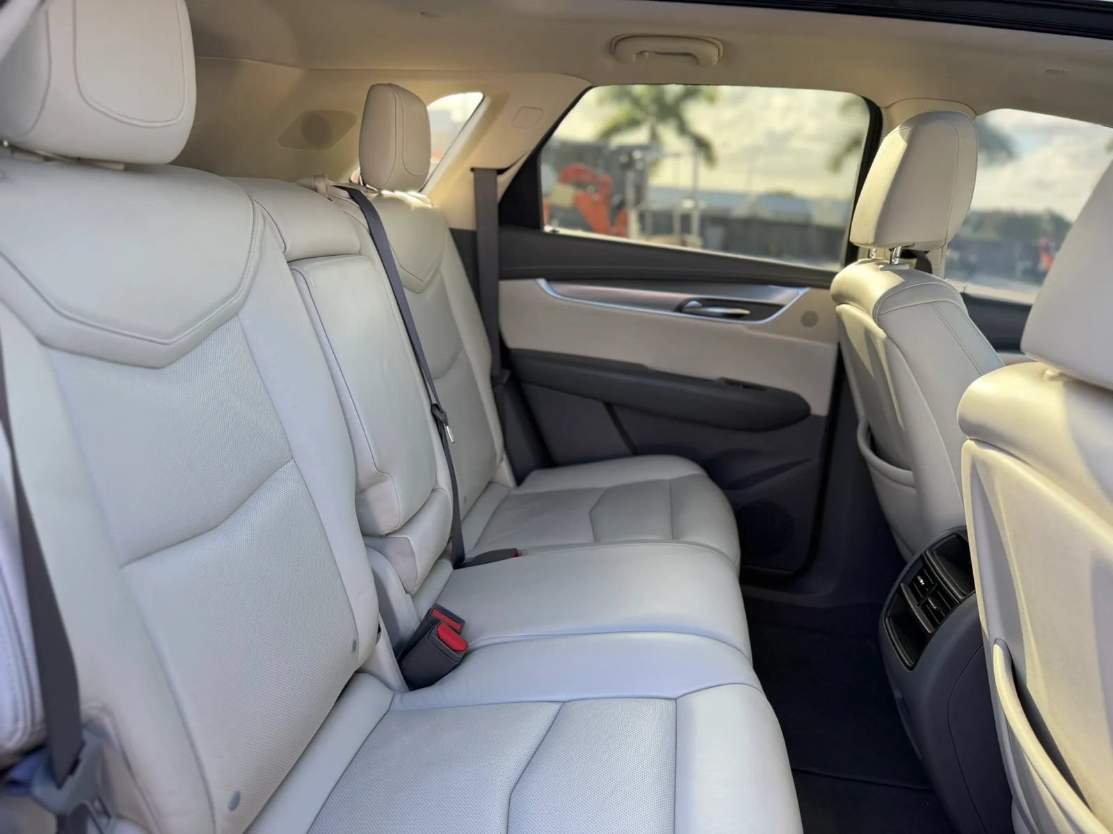 Used 2017 Cadillac XT5 Luxury w/ Driver Awareness Package FWD image 33