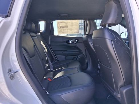 New 2026 Jeep Compass Latitude image 23