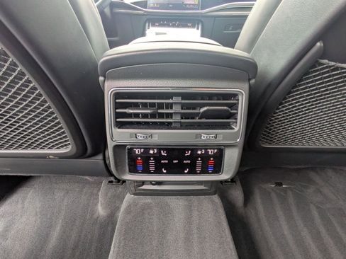Used 2025 Audi Q8 Prestige w/ Prestige Package image 23
