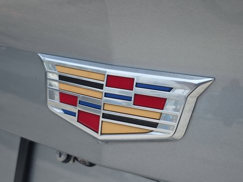 Used 2025 Cadillac XT4 Premium Luxury FWD image 9