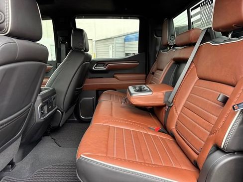 Used 2025 GMC Sierra 1500 Denali Ultimate image 11
