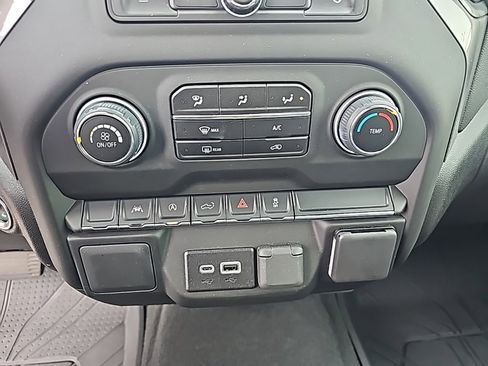 Certified 2025 Chevrolet Silverado 1500 Custom image 20