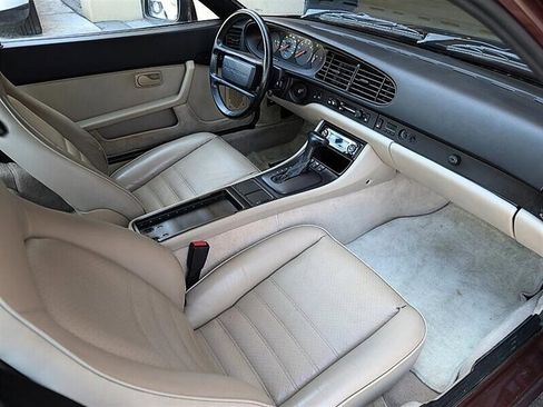 Used 1987 Porsche 944 Coupe RWD image 4