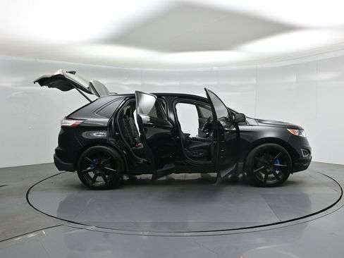 Used 2016 Ford Edge Titanium w/ Equipment Group 301A image 4