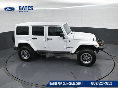 Used 2018 Jeep Wrangler Unlimited Sahara AWD/4WD image 43