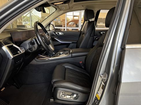 Used 2024 BMW X7 xDrive40i w/ Premium Package image 14