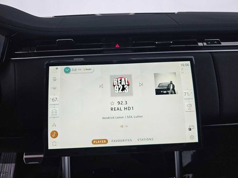 New 2026 Land Rover Range Rover SE image 25