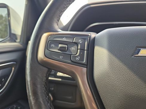 Used 2022 Chevrolet Suburban High Country w/ Premium Package 2 AWD/4WD image 35