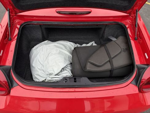 Used 2005 Ford Thunderbird image 27