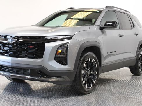 Used 2025 Chevrolet Equinox RS w/ Safety and Technology Package FWD image 4