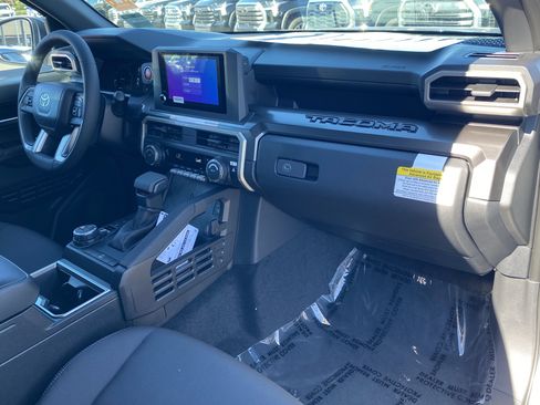 New 2025 Toyota Tacoma TRD Off-Road image 9